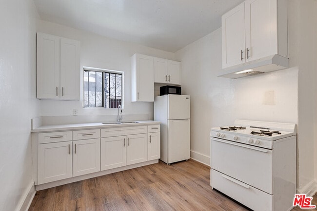 Photo - 220 E Vernon Ave Unit 1/2