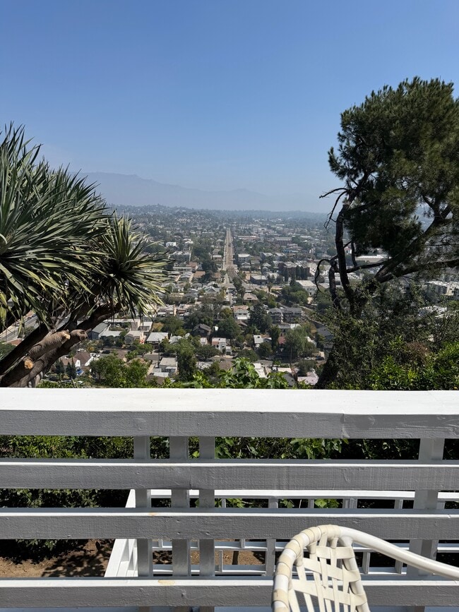 Building Photo - 518 1/2 Crane Blvd