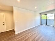 Photo - 619 N Kingsley Dr Unit P