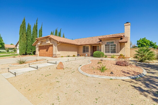 Building Photo - Beautiful 3-Bedroom Home in West Palmdale Community