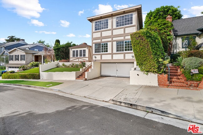 Photo - 10309 La Grange Ave