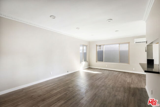 Photo - 925 N Curson Ave Unit 8