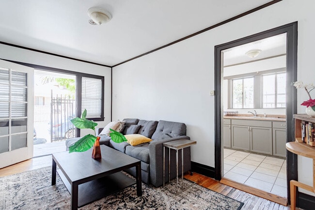 Photo - 318 Firmin St