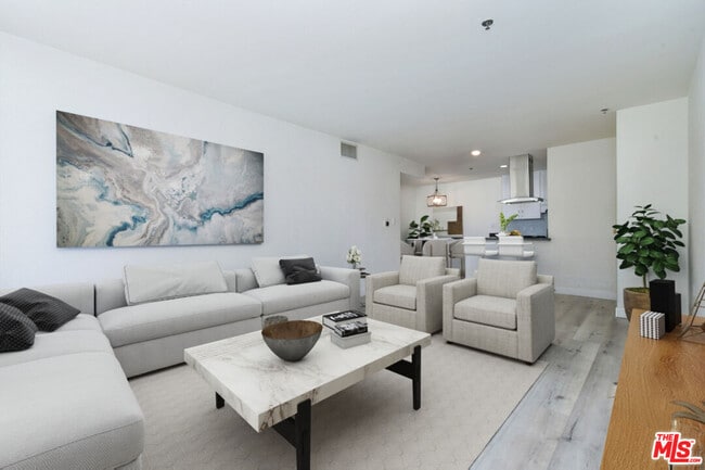 Photo - 4501 Cedros Ave Unit 112