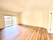 Photo - 960 E Bonita Ave