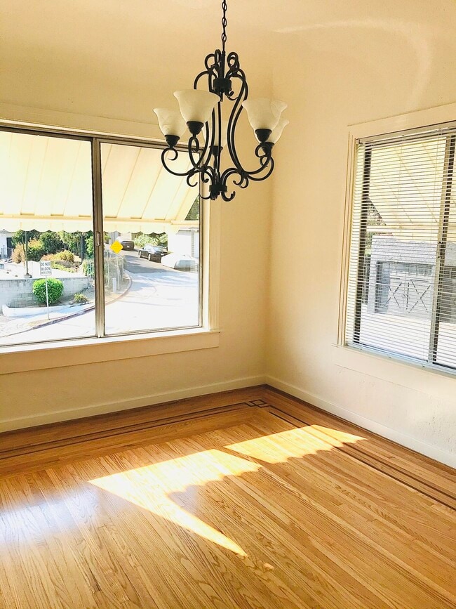 Photo - 2779 Lakewood Ave N