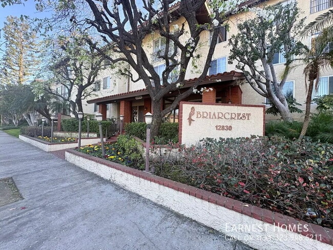 Building Photo - 12830 Burbank Blvd Unit 107