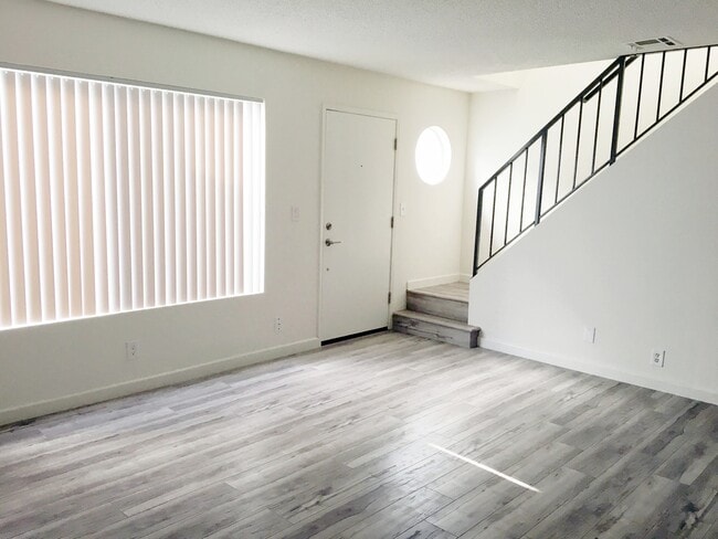 Photo - Aqua Vista Villa Townhome Apartments