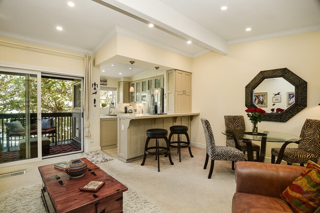 Photo - 8840 Villa La Jolla Dr Unit 307