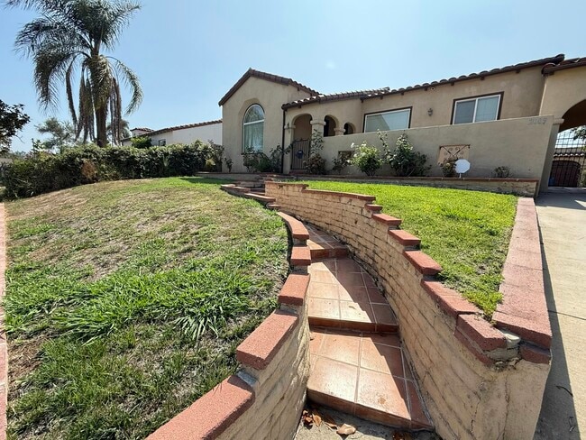 Building Photo - 2009 Westmont Dr Rental