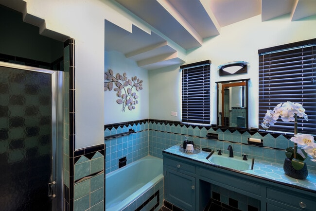 Private Full Bath - 2141 W 83rd -Furnished + Utilities Paid!