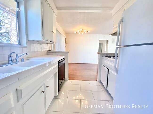 Photo - 8206 Romaine St Unit 1