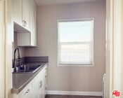Photo - 112 N Lincoln St Apartment