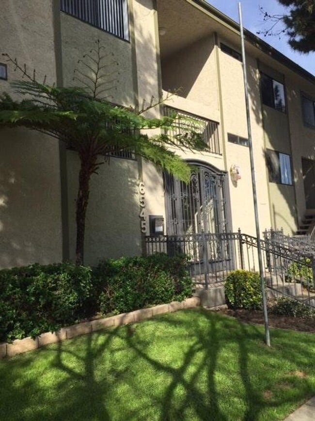 Photo - 6545 Hazeltine Ave. Van Nuys, CA.