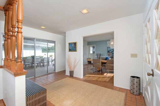 Photo - STUNNING & RARE LA JOLLA 3BD/2.5BA HOME WITH POOL! $8,995/mo