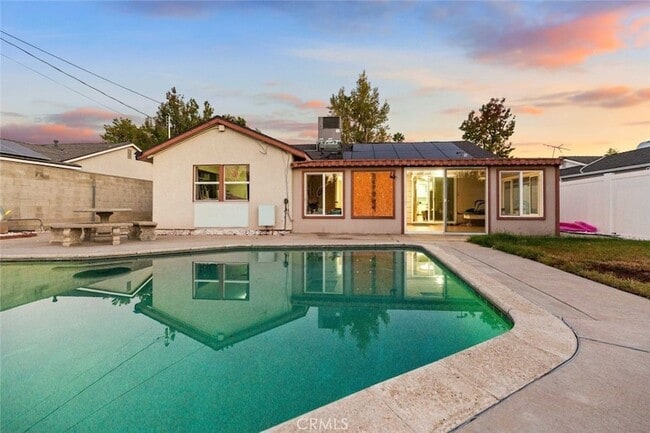 Building Photo - 11377 Gaynor Ave