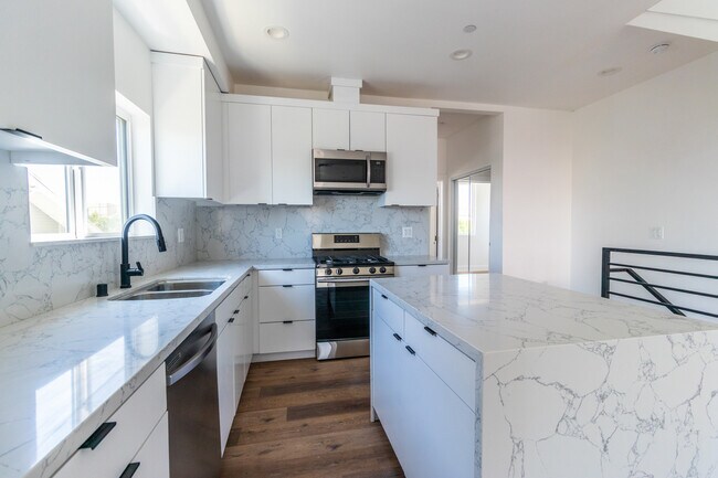 Photo - 4507 1/4 W 18th St