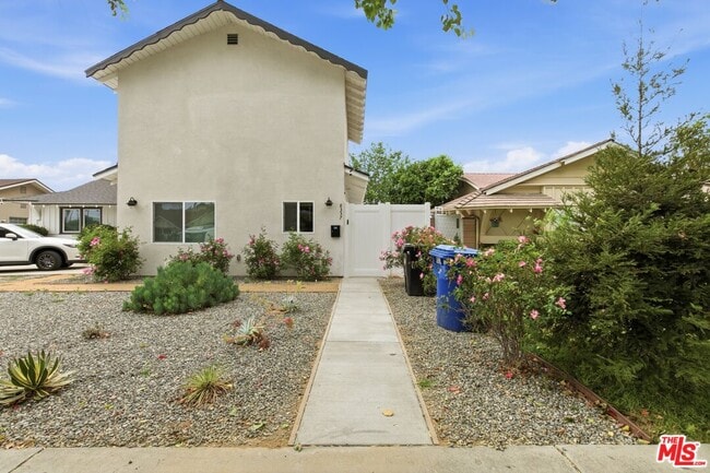 Building Photo - 8337 Gladbeck Ave