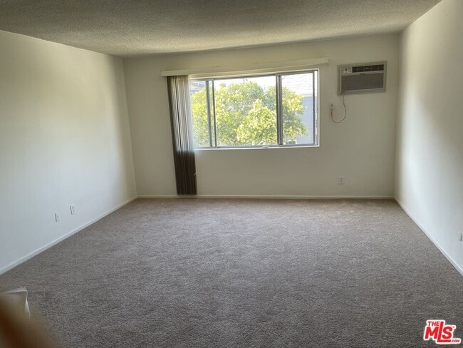 Photo - 9204 Whitworth Dr Unit 5