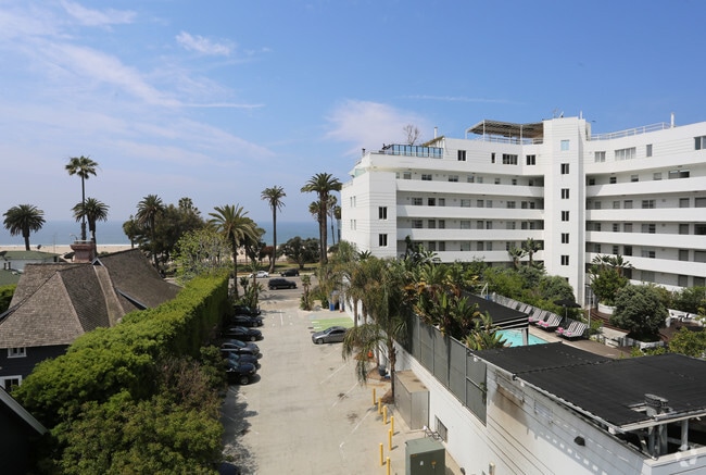 2BR, 2BA-Views - Chelsea Santa Monica