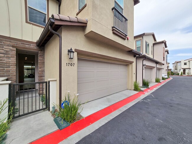 Highly upgraded townhome in Carlsbad - Highly upgraded townhome in Carlsbad