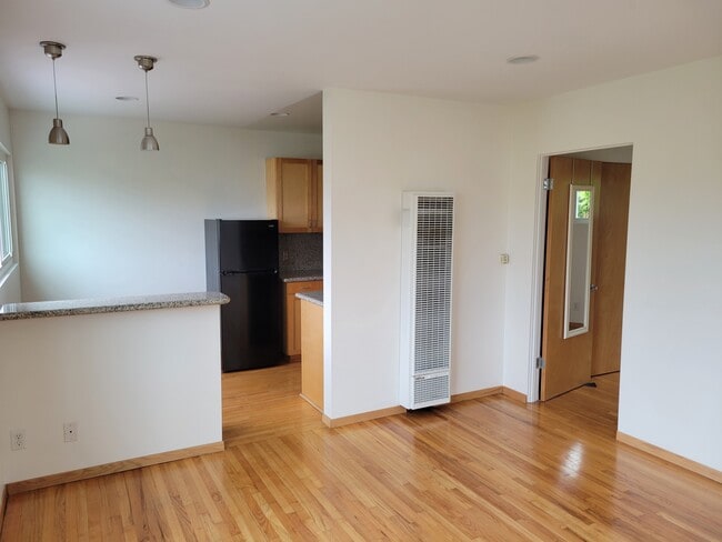 Building Photo - 1837 Pearl St Unit B