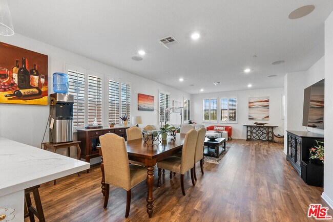 Photo - 749 Daniel Freeman Cir