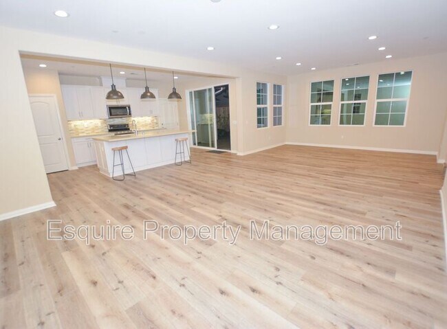 Photo - 2725 Navajo St