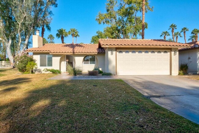 Building Photo - 75240 Camello Ct N