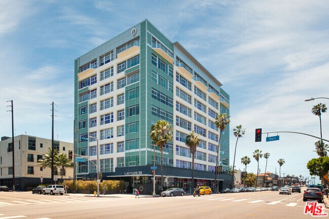 Building Photo - 3111 Vía Dolce Unit 502 Rental
