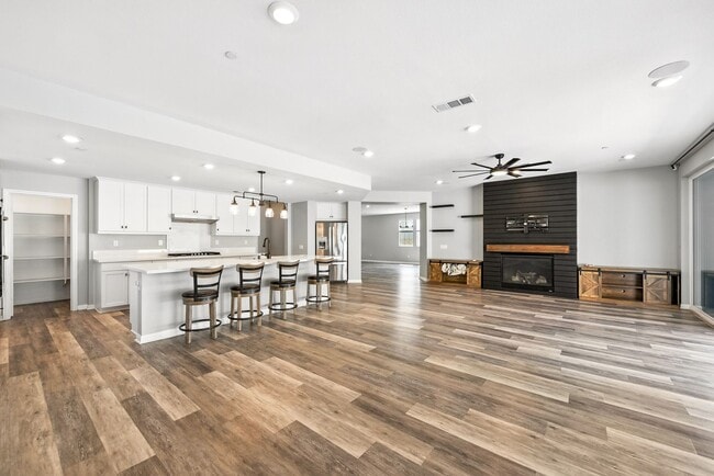 Photo - 3459 Aspen St