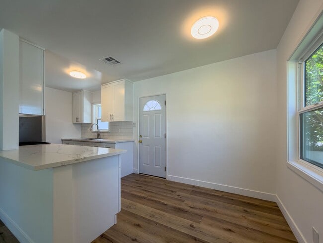 Photo - 316 N Kenwood St Unit 316