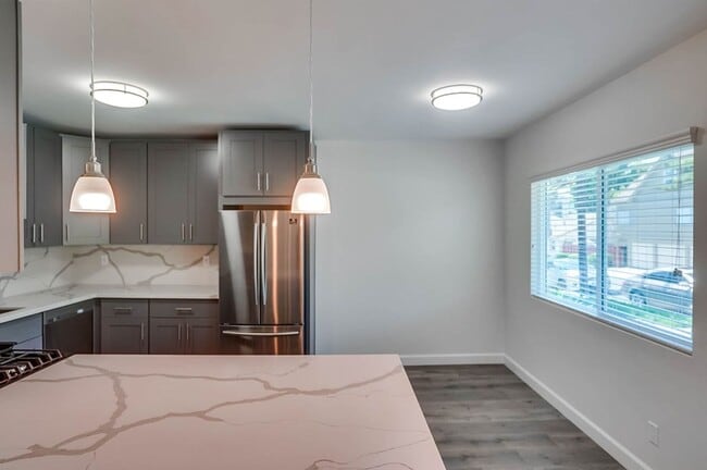 Photo - 544 Evergreen St Unit 05