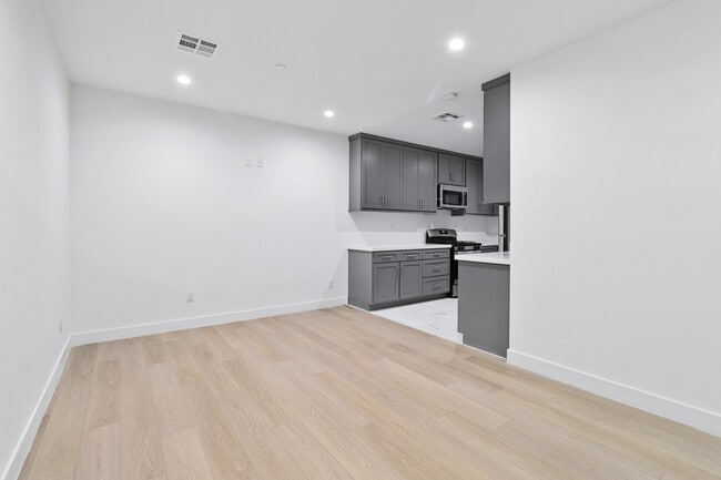 Photo - 10609 S Inglewood Ave Unit NA