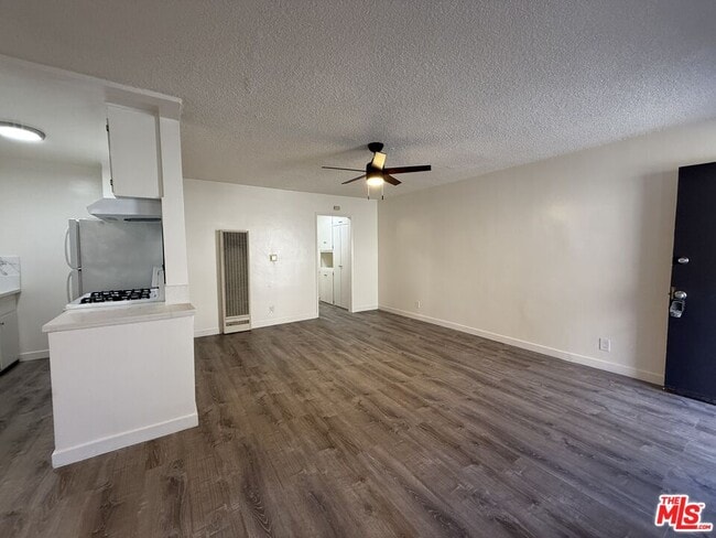 Photo - 5811 Harold Way Unit 3