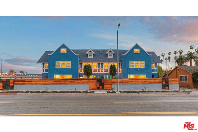 Photo - 1952 W 48th St Unit 2