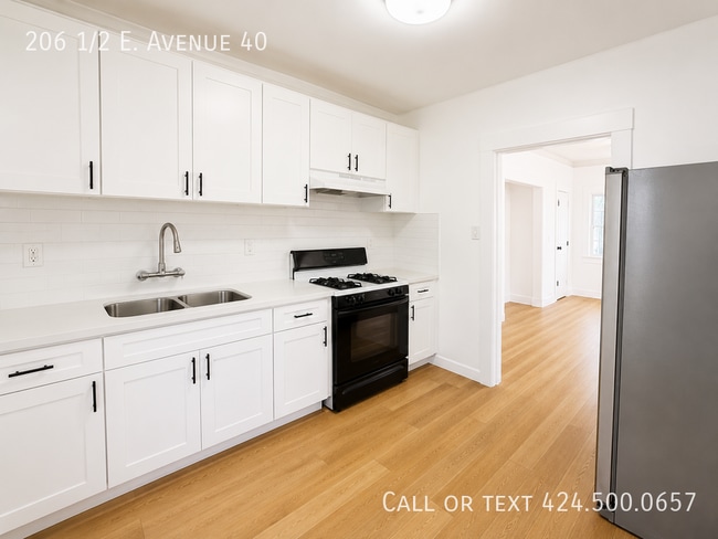 Photo - 206 1/2 E. Avenue 40-