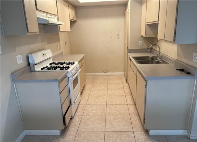 Photo - 16626 Shenandoah Ave Unit 3