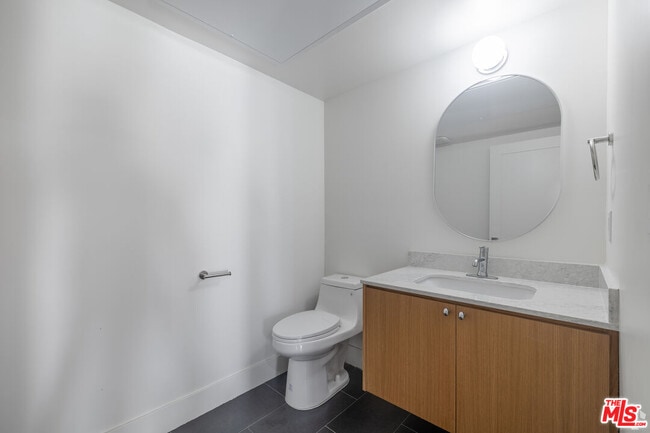 Photo - 1822 Overland Ave Unit 101