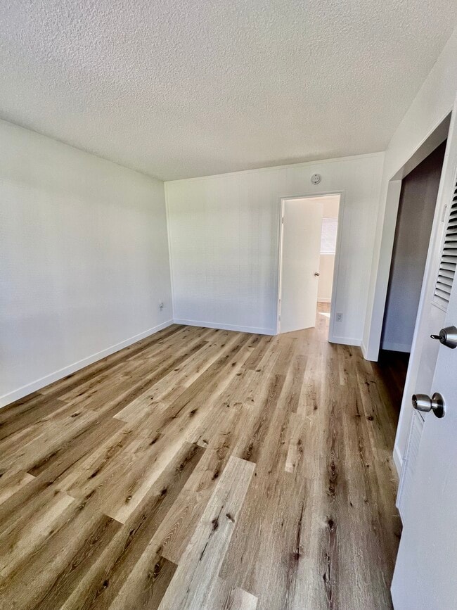 Photo - Del Pacifico Apartments