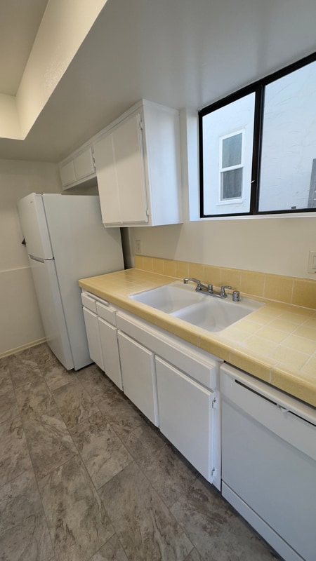 Photo - 135 N Swall Dr Unit 104