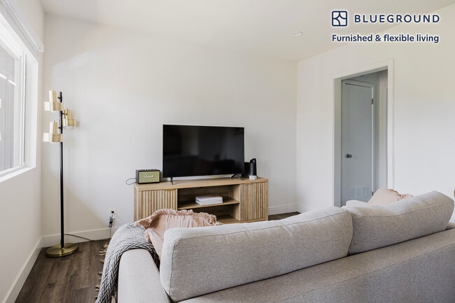 Photo - 4140 Grand View Blvd Unit FL2-ID1327