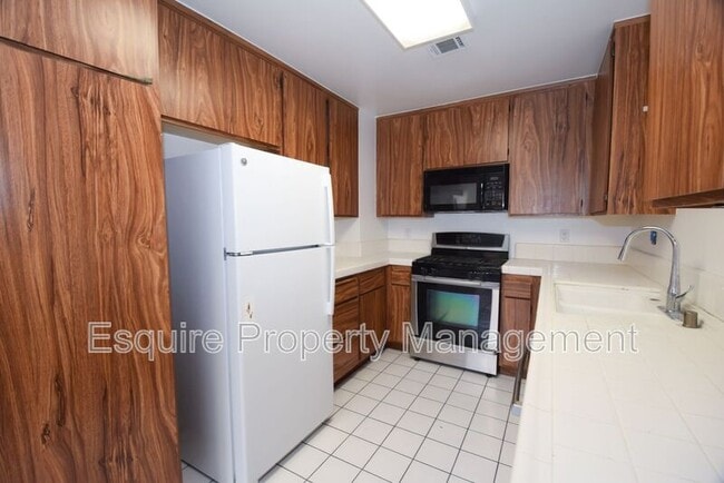 Photo - 6745 Shakespeare Way