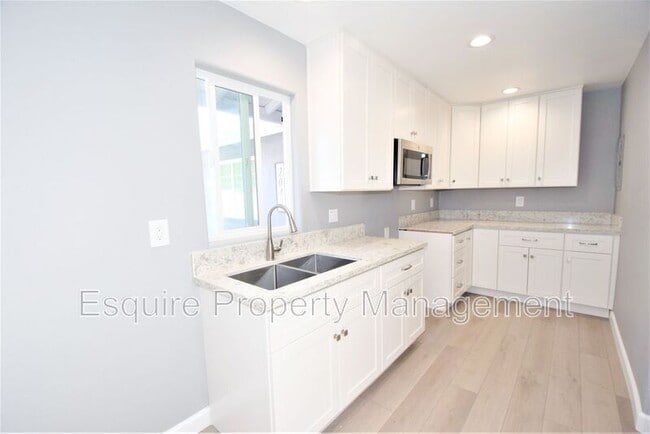 Photo - 2040 Camino Del Sol Unit #2