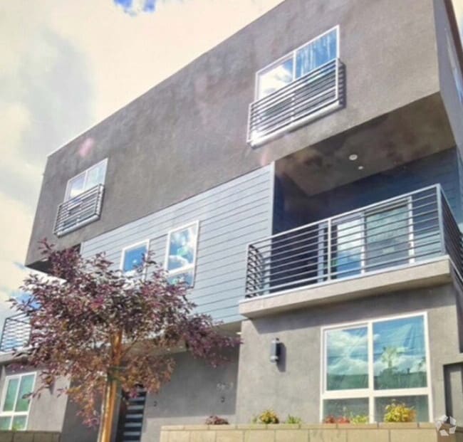 Modern Apartment - 5653 Fair Ave Rental