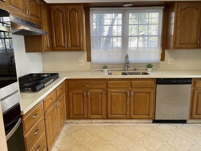 Photo - 9022 Alcott St