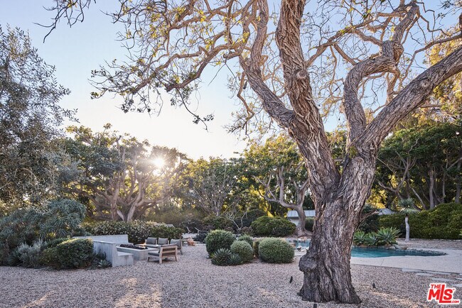 Photo - 6715 Fernhill Dr