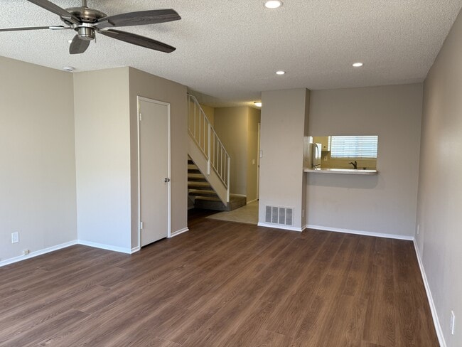 Photo - 183 Southampton Way