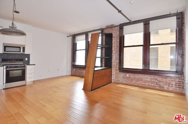 Building Photo - 460 S Spring St Unit 908 Rental