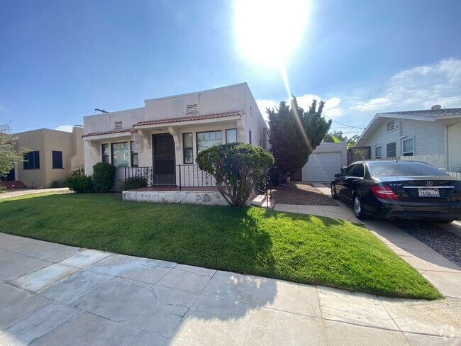 Building Photo - Cute House Less than 2 Blocks to Morley Fi...